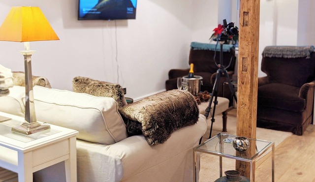 Cosy Georgian Bijou near Cathedral with Parking