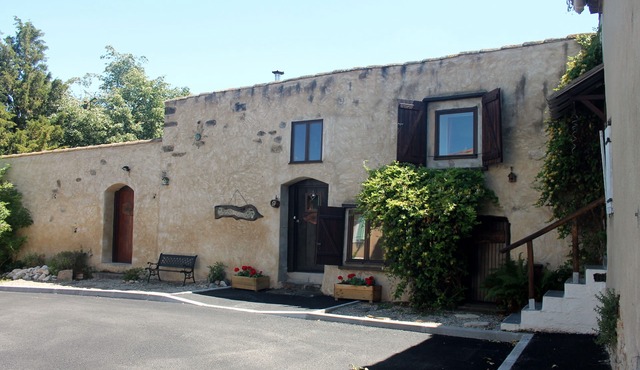 Cosy gîte based in the heart of a rural village, 25 mins from Carcassonne