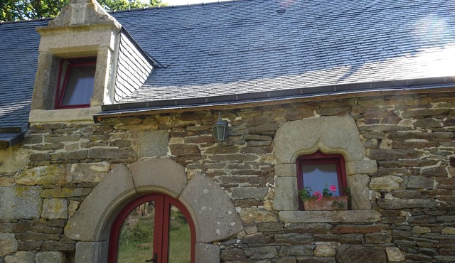 Cosy gîte in a manor house with private terrace on a 7-hectare property