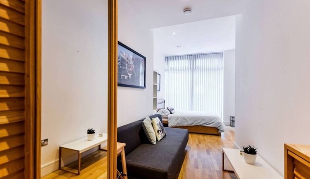 Cosy Greenwich Studio - 1 min to DLR