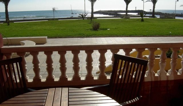 Cosy ground floor seafront apartment in Port Saplaya