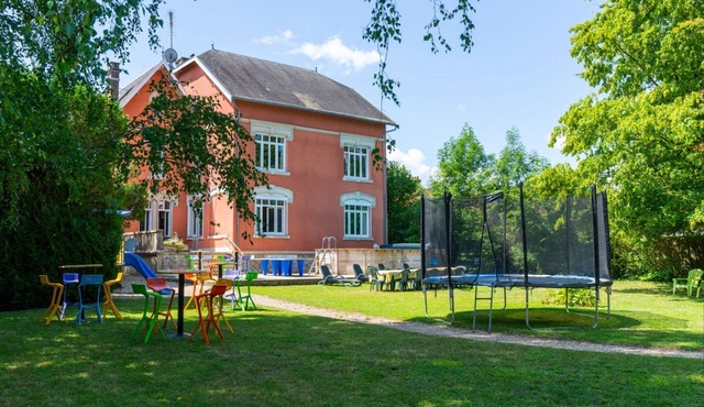 Cosy group gîte with swimming pool