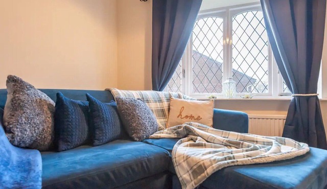 Cosy Haven next to White Rose Shopping Centre - Pass the Keys