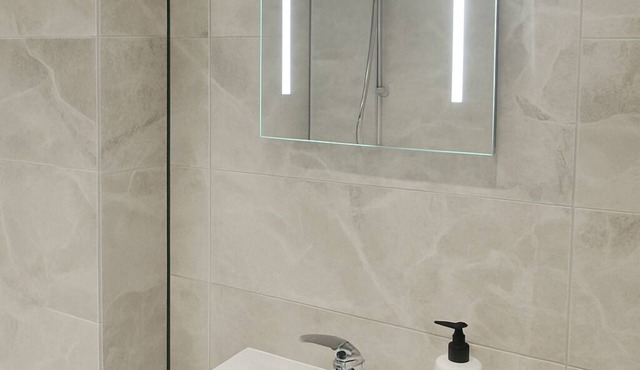 Cosy High Street Retreat