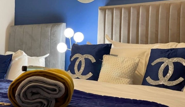 COSY HLA HOLYTOWN APARTMENT