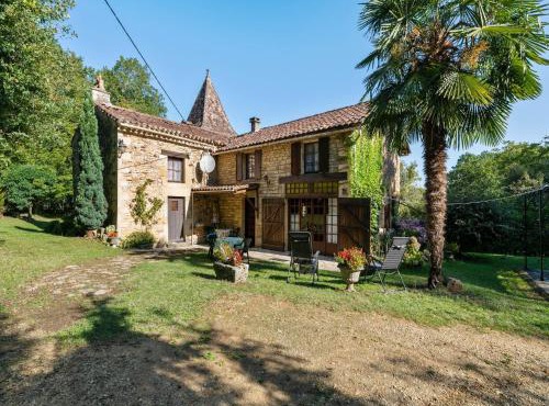 Cosy holiday home with garden