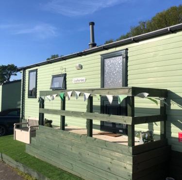 Cosy holiday caravan minutes from the beach