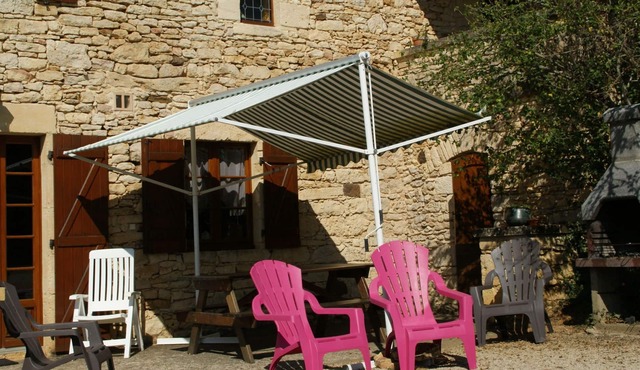 Cosy holiday home in Prats-du-Périgord near centre