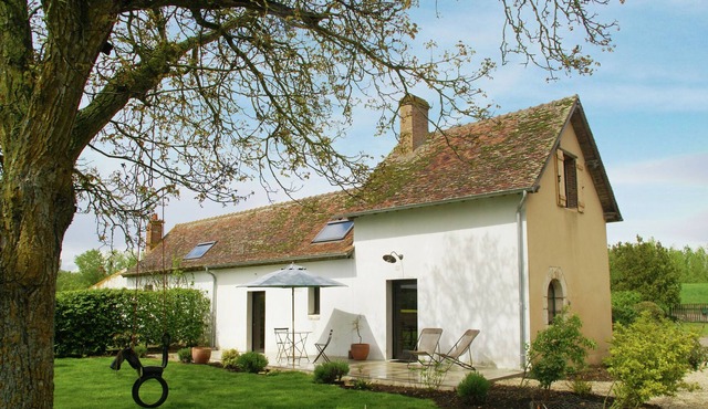 Cosy holiday home in Sully-sur-Loire with balcony