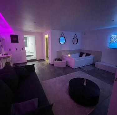 Cosy Home avec Spa - Proximité airport, CNPE, Eurexpo, Groupama Stadium, LYON