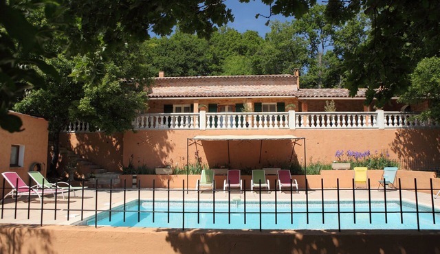 Cosy home in front of Luberon
