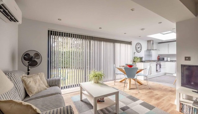 Cosy home nr Sunningdale/Ascot/Wentworth Golf Club