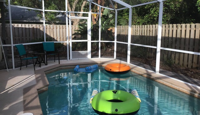 Cosy Home with Heated Pool