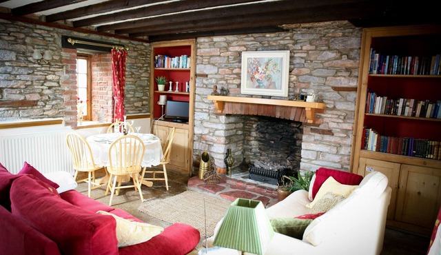 Cosy & homely cottage 1m from Brixham-Tucked away from the hustle and bustle .