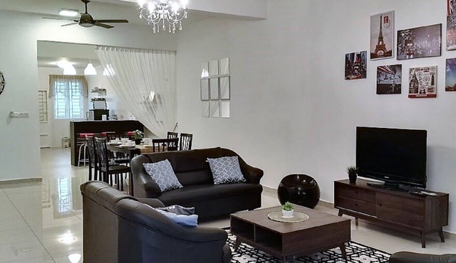 Cosy Homestay near DTempat Sendayan