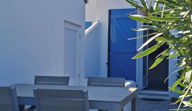Cosy house 50 meters from the Ocean beach and close to shops
