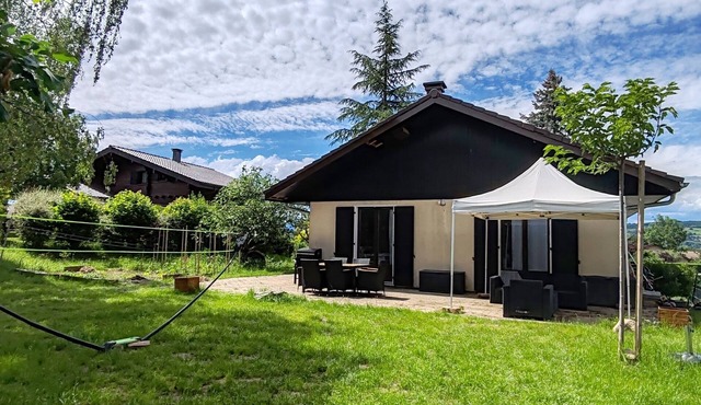 Cosy house between Lake Geneva and the mountains