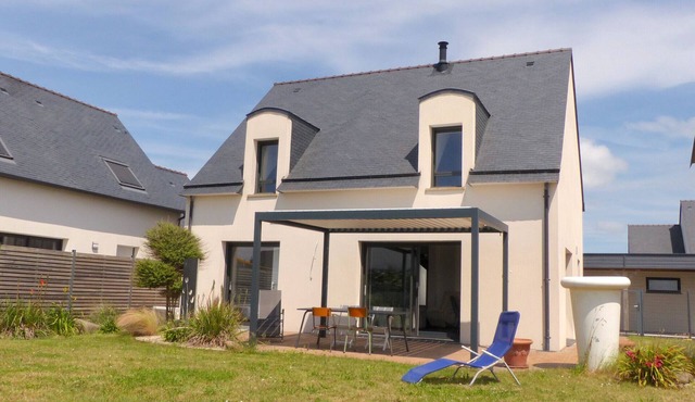 Cosy house close to Etel town centre