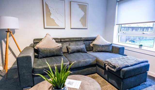 Cosy House in Livingston