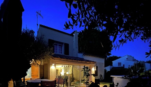 Cosy house in peaceful setting 10 minutes from Avignon