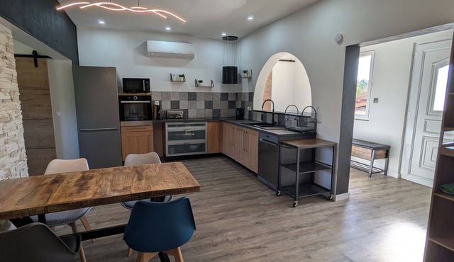 Cosy house on the heights of Aubiac