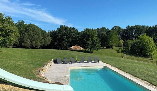 Cosy house pool and 7-metre slide