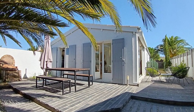 Cosy house + quiet garden with trees