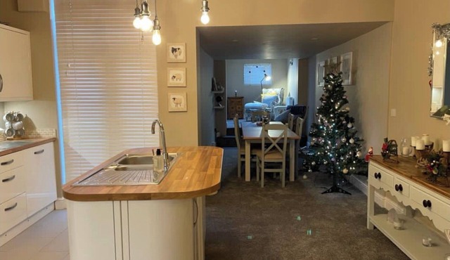 Cosy House set in historic town of Clitheroe.3 bedrooms sleeps 5