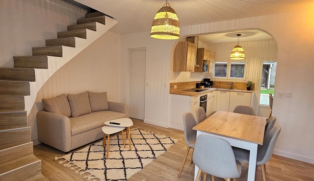 Cosy house with garden, Disney