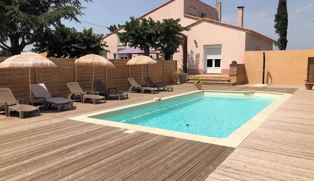 Cosy house with pool 10 minutes from the sea and 30 minutes from Spain