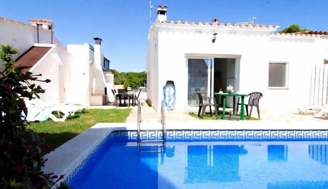 Cosy house with private pool, Babecue and Wi-Fi
