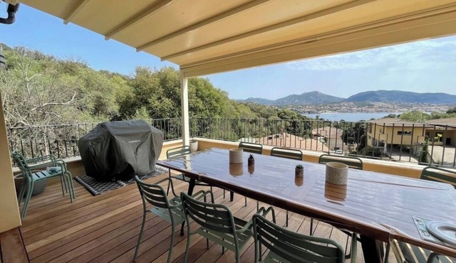 Cosy house with private access to the beach