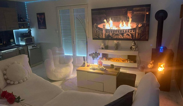 Cosy house with swimming pool and cosy double with
