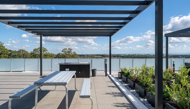 Cosy in Kellyville With Balcony and Parking
