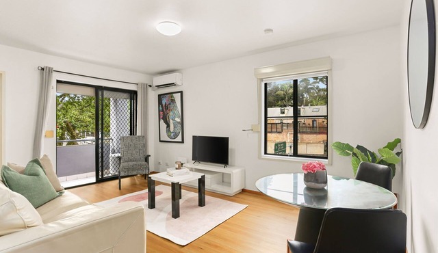 Cosy Inner City Abode - 1 Bed Woolloomooloo