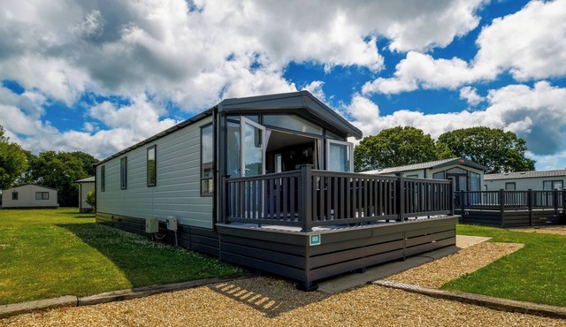 Cosy Isle of Wight Lodge, just a few minutes away from St Helens Duver