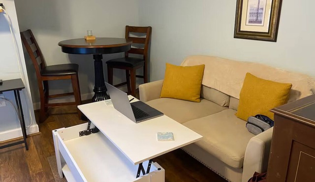 Cosy Lakefront Condo - 1-bedroom w/WiFi & fitness room in wonderful Huddleston