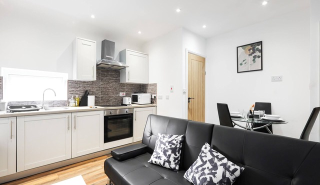 Cosy Large Flat Near Leeds City, Free Parking