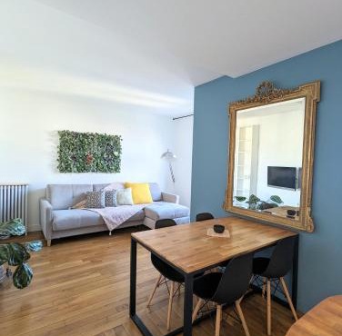 Cosy little nest next to Paris