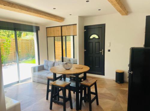 Cosy Lodge Sainte Baume, joignable au zéro7quatre20six60quatre20seize52