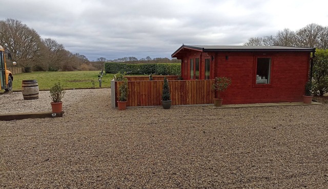 Cosy Log Cabin. Perfect for short stop overs and weekends away.