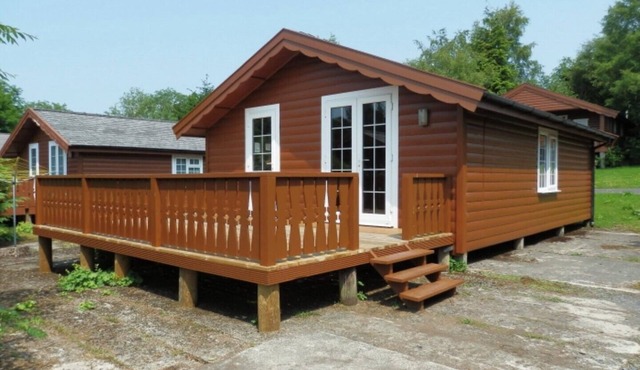 Cosy log cabin in Snowdonia 357, Family & Pet friendly, Wifi, Parking. Sleeps 5.
