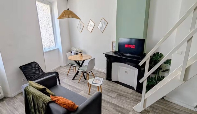 Cosy mezzanine studio in Narbonne town center, close to beaches