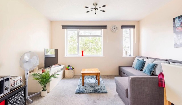 Cosy Milton Keynes Retreat with 2 Bedrooms