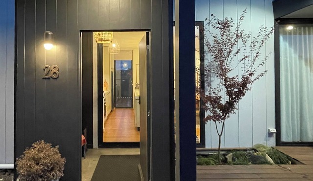 Cosy “Mod” in Clunes