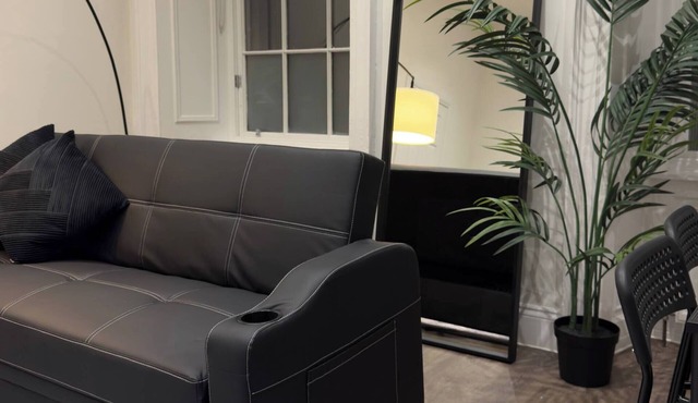 Cosy Modern Apartment on Leith Walk