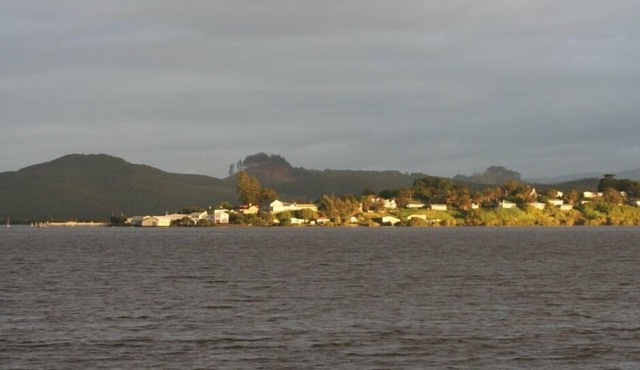 Cosy modern cottage in historic harbour town