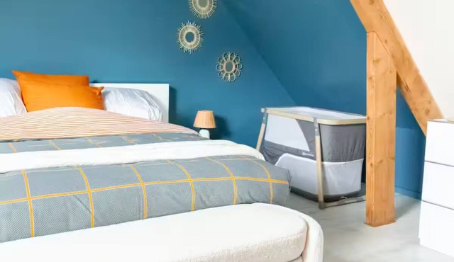 Cosy modern loft close to towns and beaches