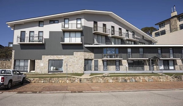 Cosy Mount Buller Blue Bird Apartment. In the heart of the village!