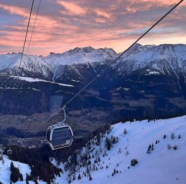 Cosy mountain apartment 5min walk from Gondola